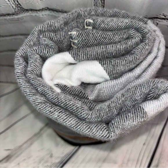 White Star Line The TRAVEL BLANKET 71” x 47” - Picture 3 of 5